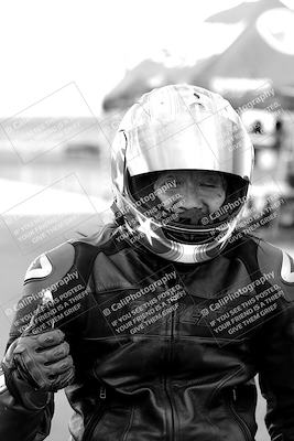 media/Mar-28-2022-Superbike Trackdays (Mon) [[b8603d0f67]]/Around the Pits/